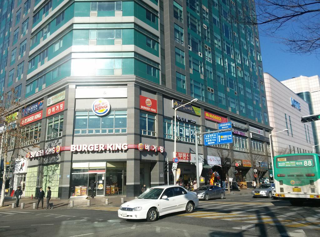 Residence & U Goyang Bagian luar foto