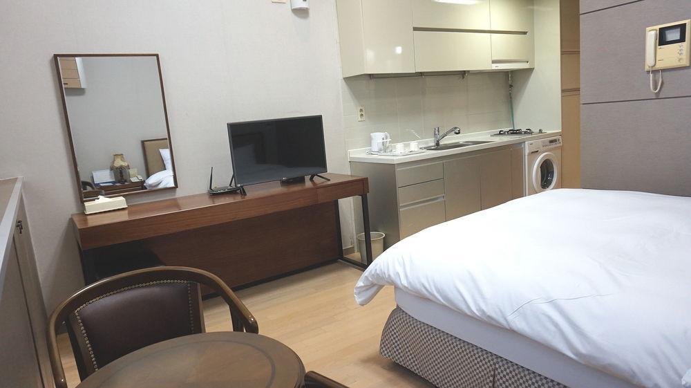 Residence & U Goyang Bagian luar foto