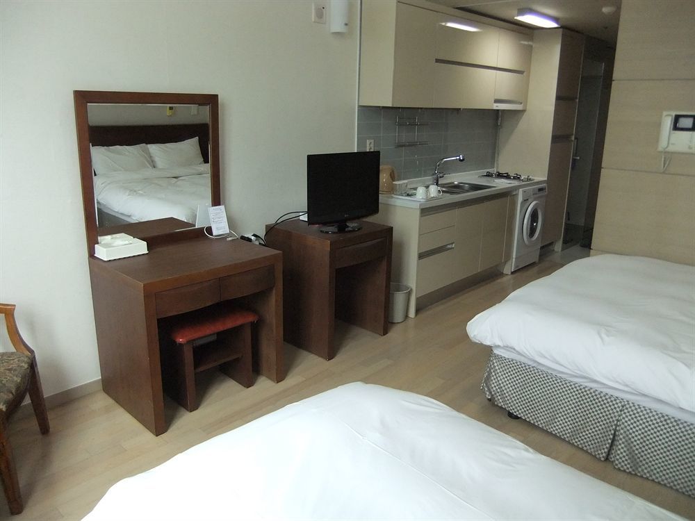Residence & U Goyang Bagian luar foto