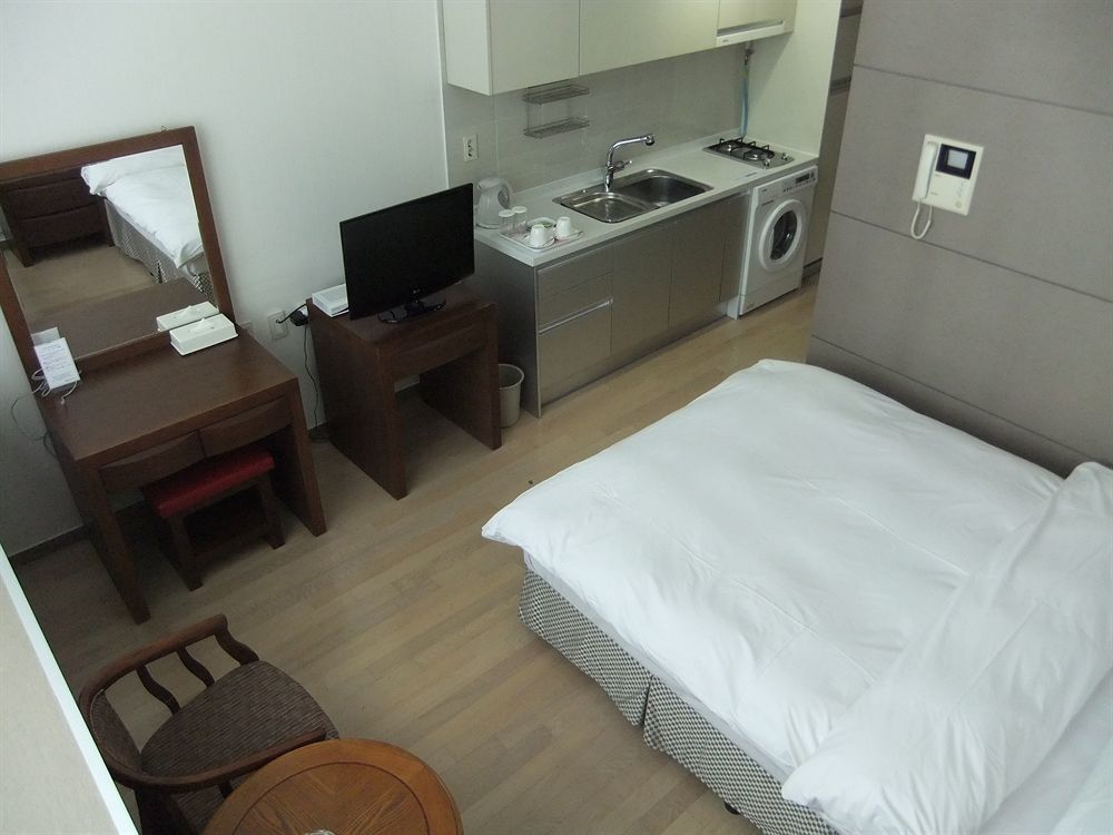 Residence & U Goyang Bagian luar foto