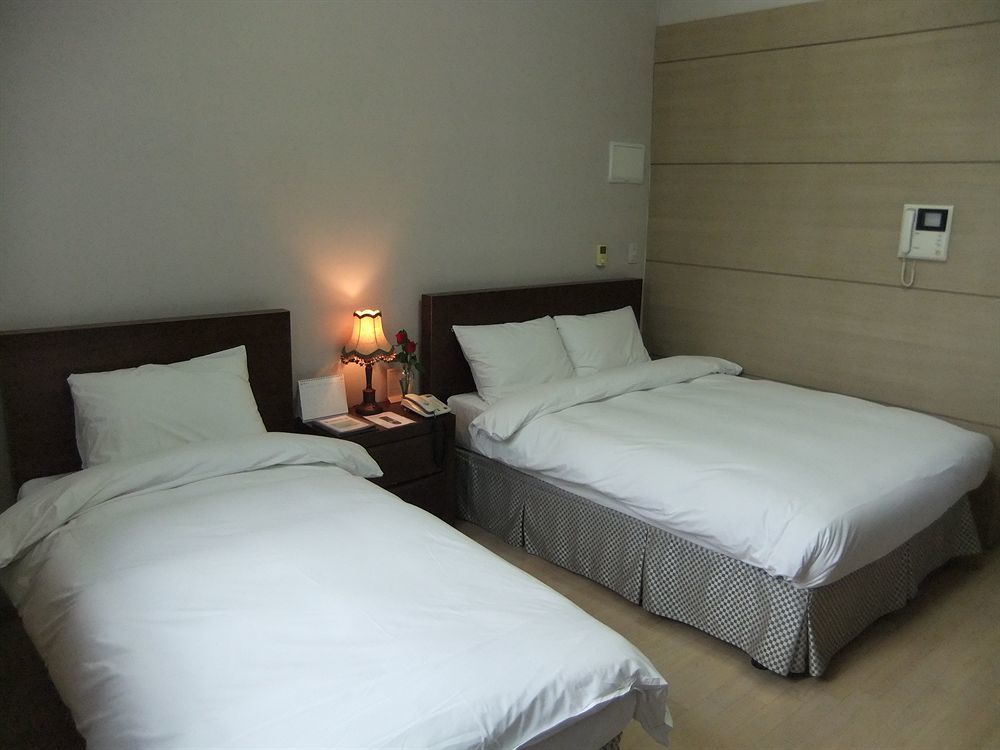 Residence & U Goyang Bagian luar foto