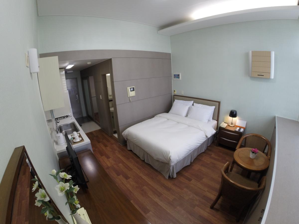 Residence & U Goyang Bagian luar foto