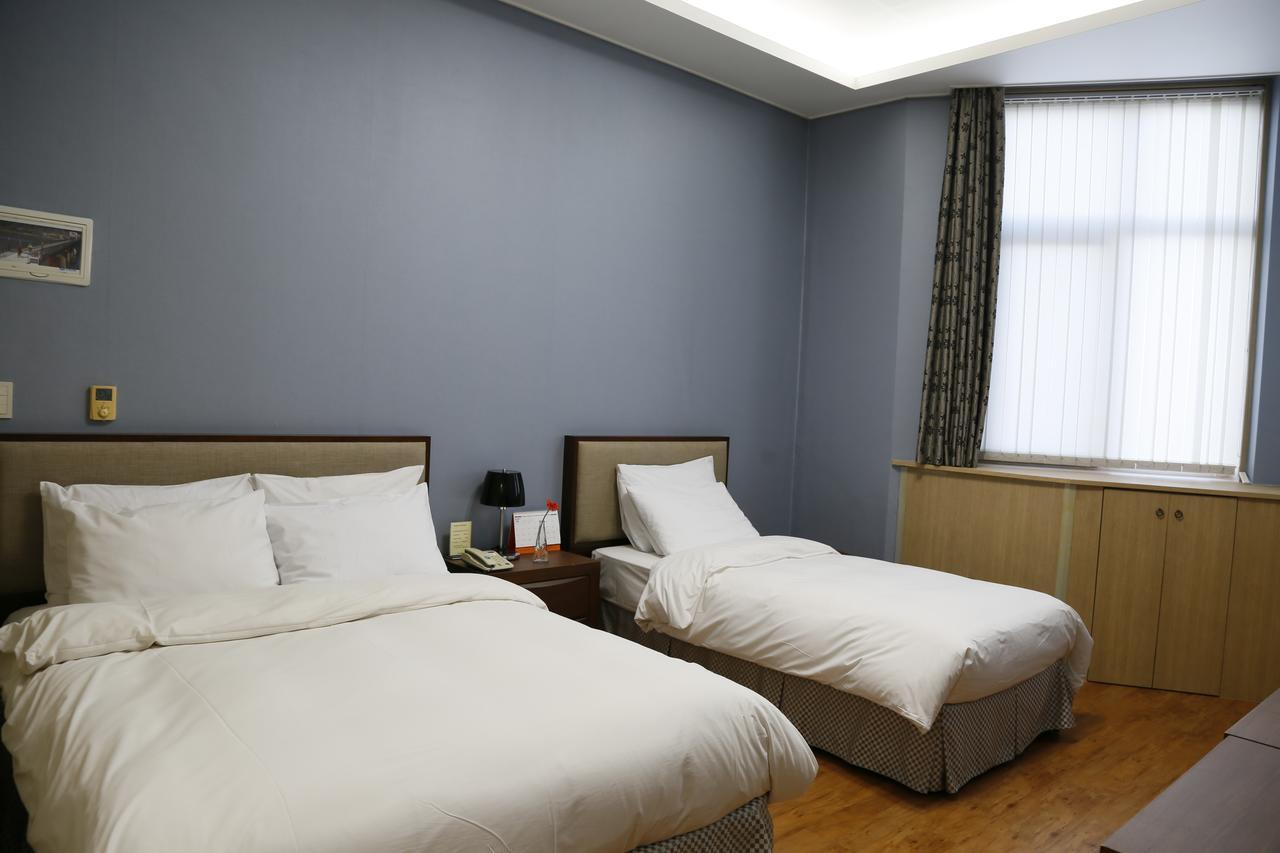Residence & U Goyang Bagian luar foto
